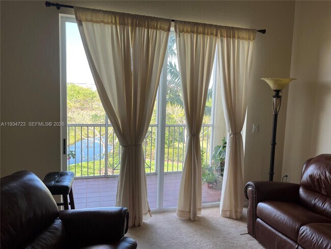 Building Photo - 3500 Oaks Clubhouse Dr