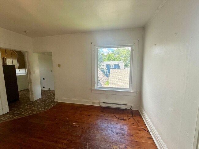 Building Photo - 324 N 3rd Ave