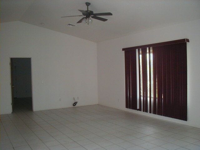 Building Photo - 2440 E calle Bacardi