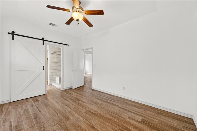 Building Photo - 2314 Blue Star Dr