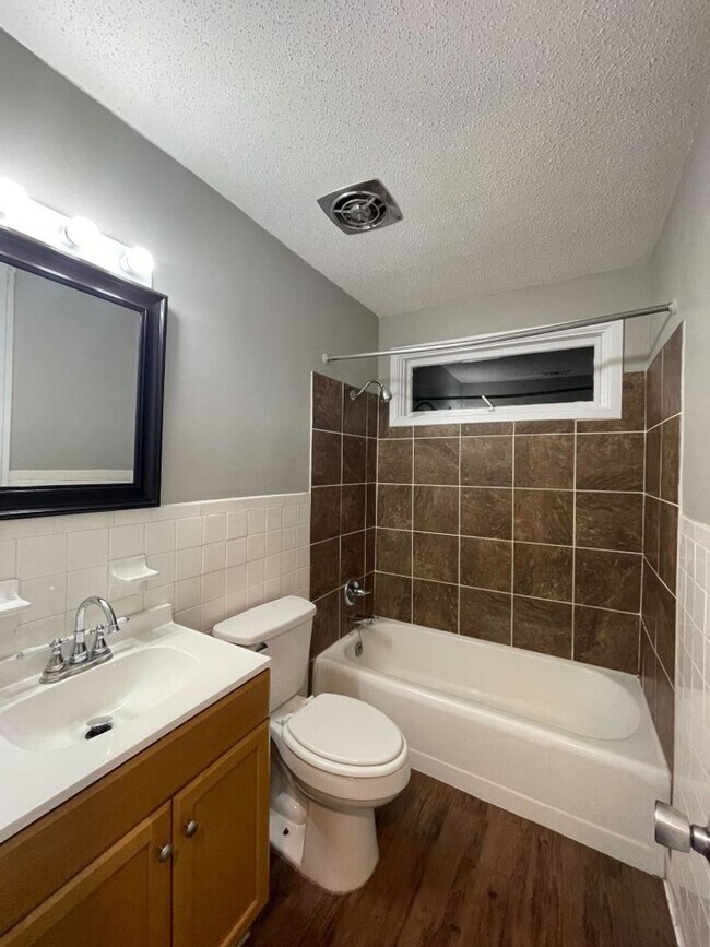 Building Photo - 1133 Beechdale Rd