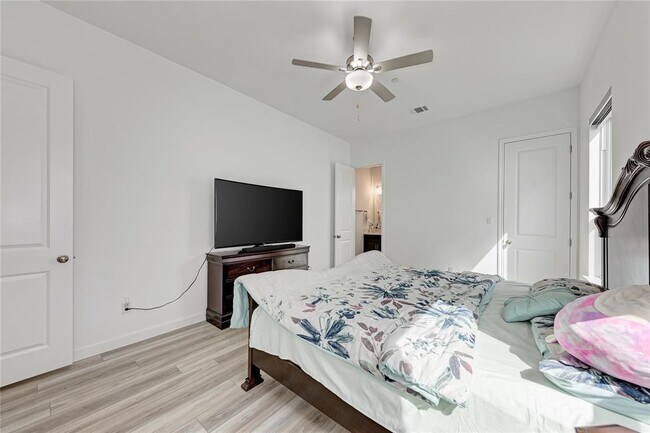 Building Photo - 2420 Novara Trl