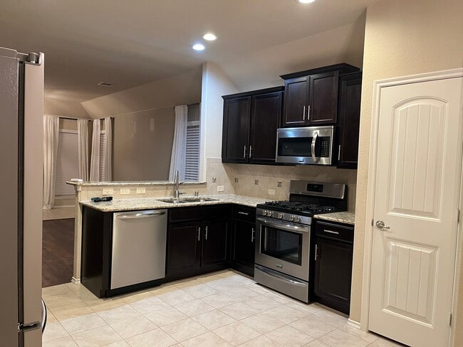 Building Photo - 9905 Cottontail Ln