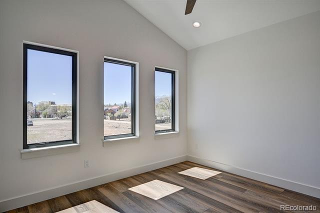 Building Photo - 424 Pinon St