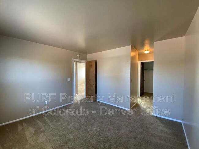 Building Photo - 10750 Owens St