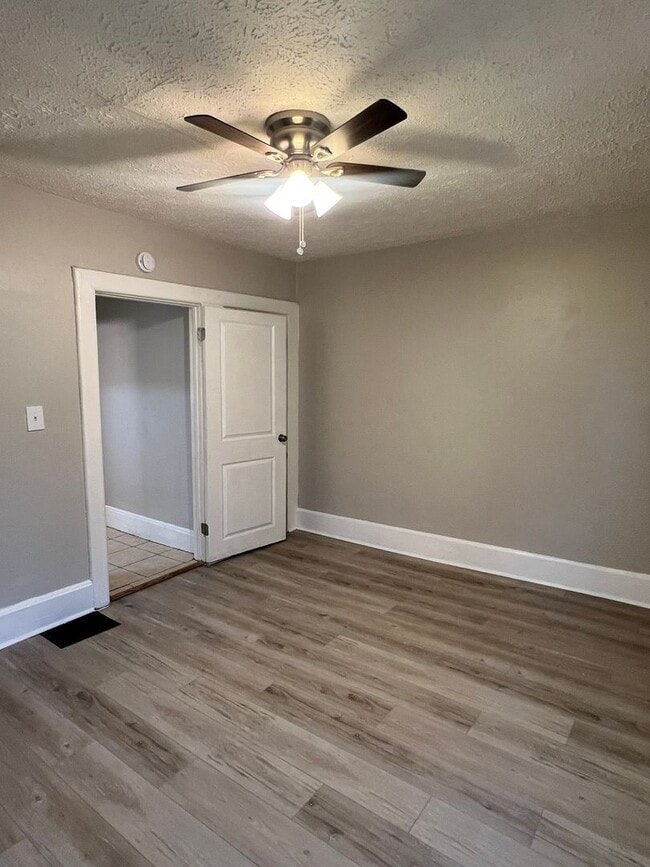 Building Photo - 2914 Winthrop Ave