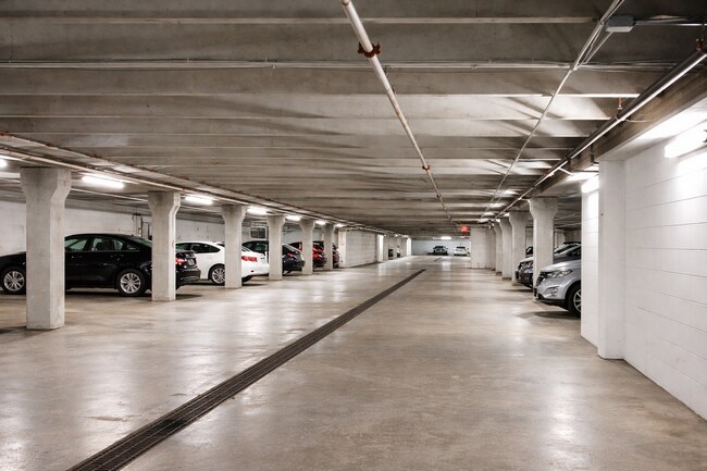 Building Photo - Diamond Valley Apartments