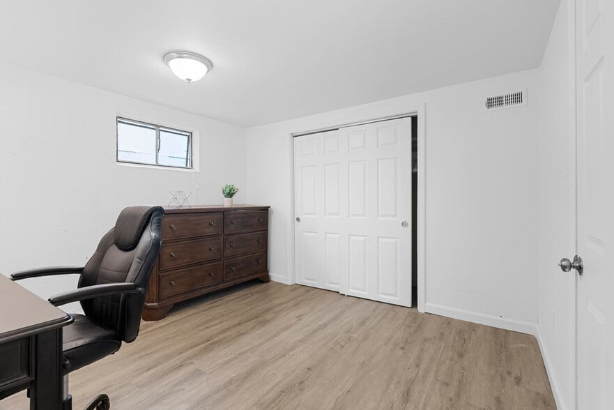 Building Photo - 6444 Wade Ave