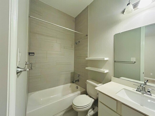 Building Photo - 18314 Southwood Creek Dr