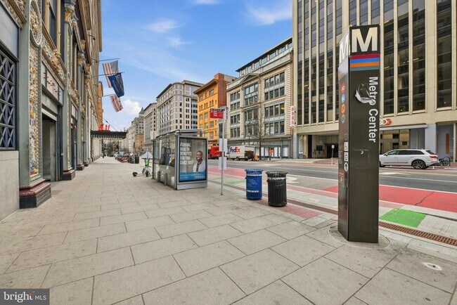 Building Photo - 916 G St NW