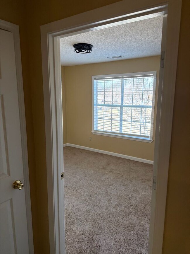 Building Photo - 4 Success Realty now offering this beautiful 3 bedrooms 2.5 bath