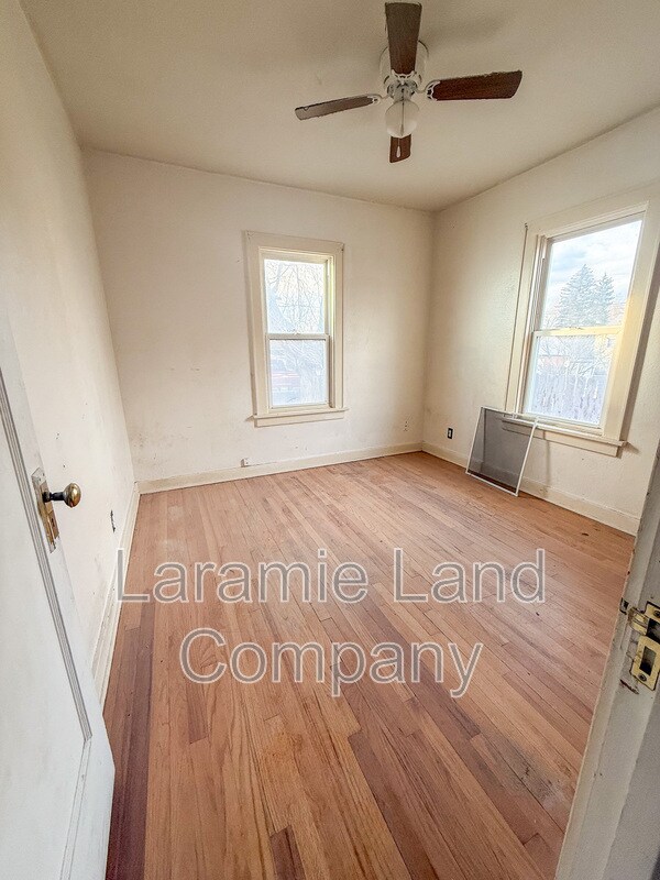 Building Photo - 658 N 10th St