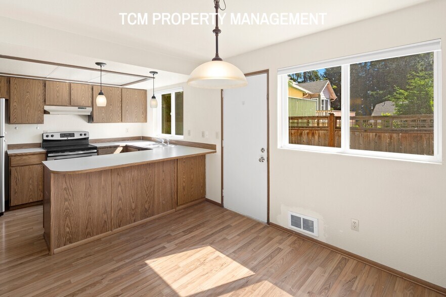 Building Photo - 1314 N 152nd St
