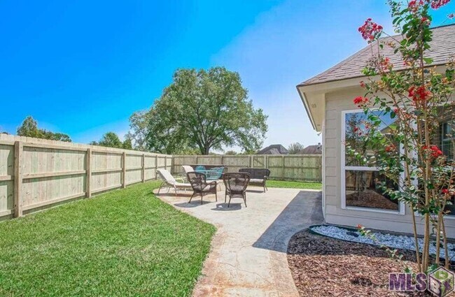 Building Photo - Spacious 3-Bedroom Home for Rent!