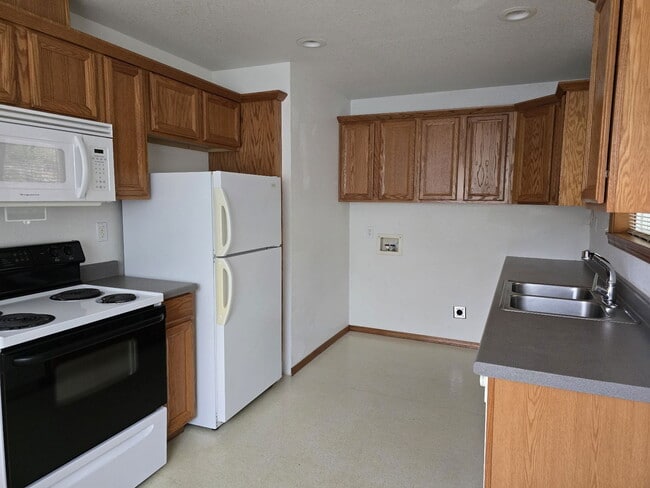 Building Photo - 1214 SE Overlook Ave