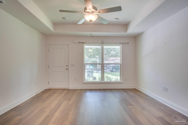 Building Photo - 161 Calvert Oaks Dr