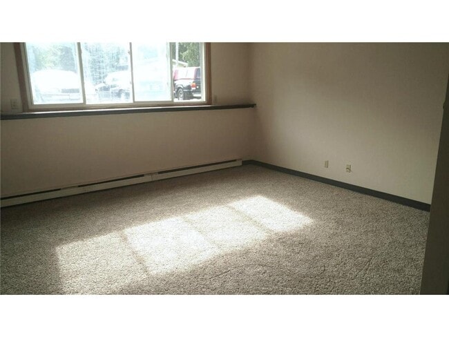 Building Photo - 188 Lakeview Dr