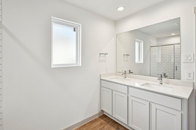 Building Photo - 8011 House bank Ln