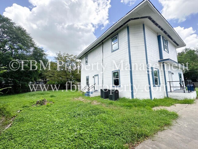 Building Photo - 518 N 26th St