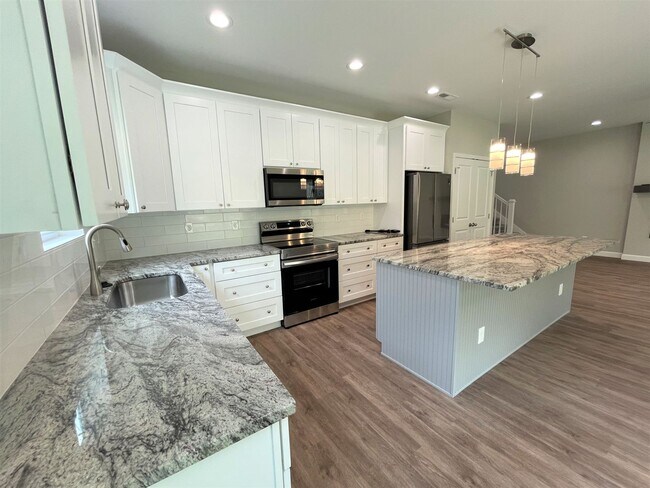 Building Photo - New Construction in an established neighbo...