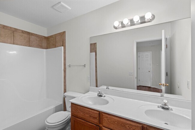 Building Photo - 2409-2411 Northampton Dr.