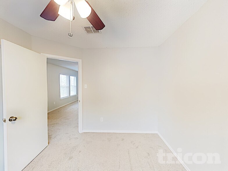 Building Photo - 541 Gibson St