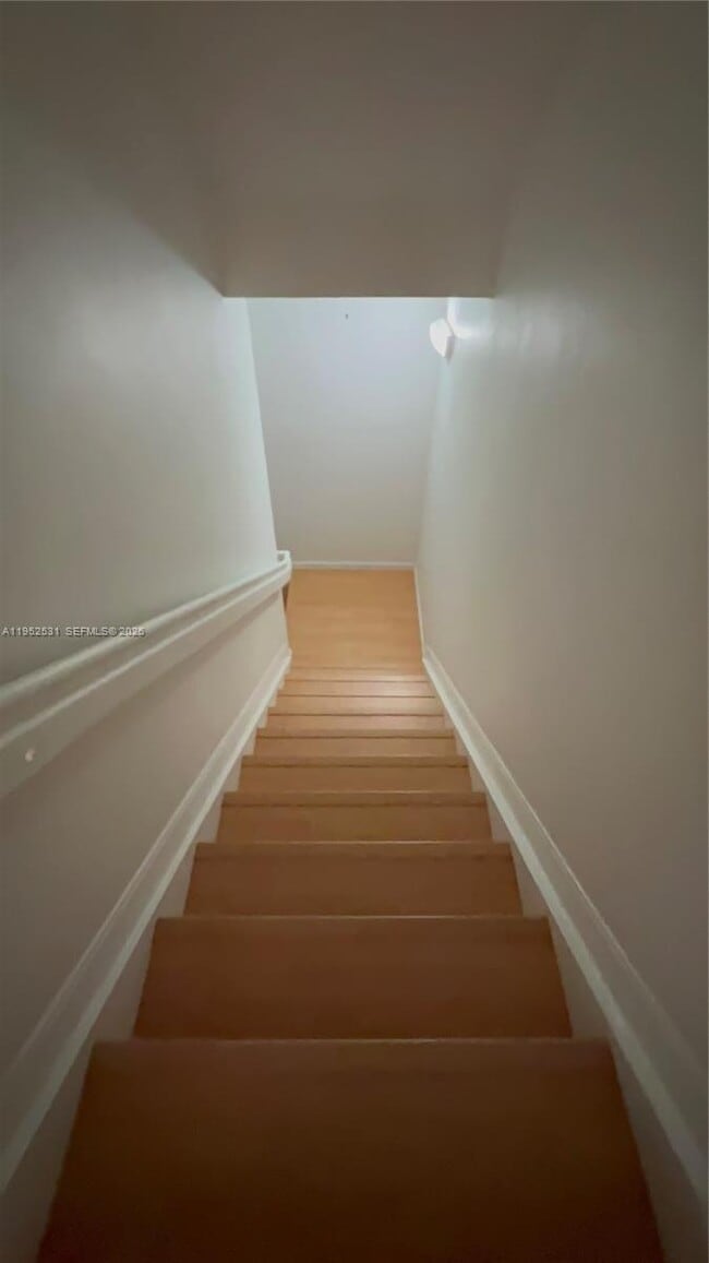 Building Photo - 8940 NE 8th Ave