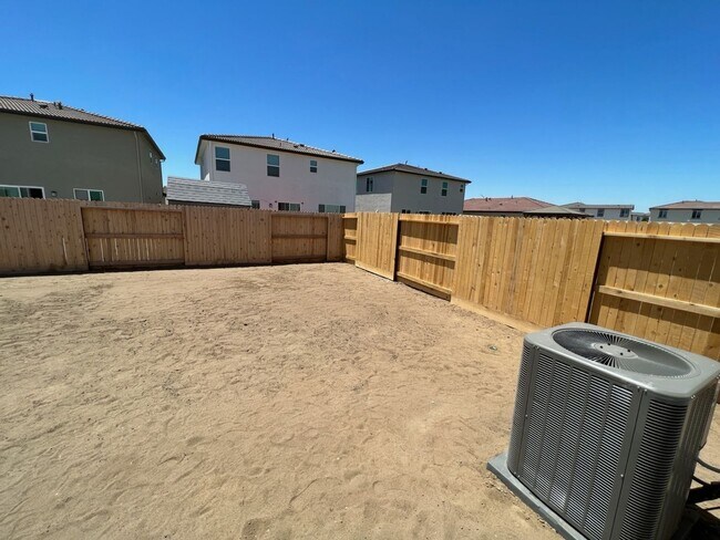 Building Photo - 4-bedroom two story plus a bonus loft!