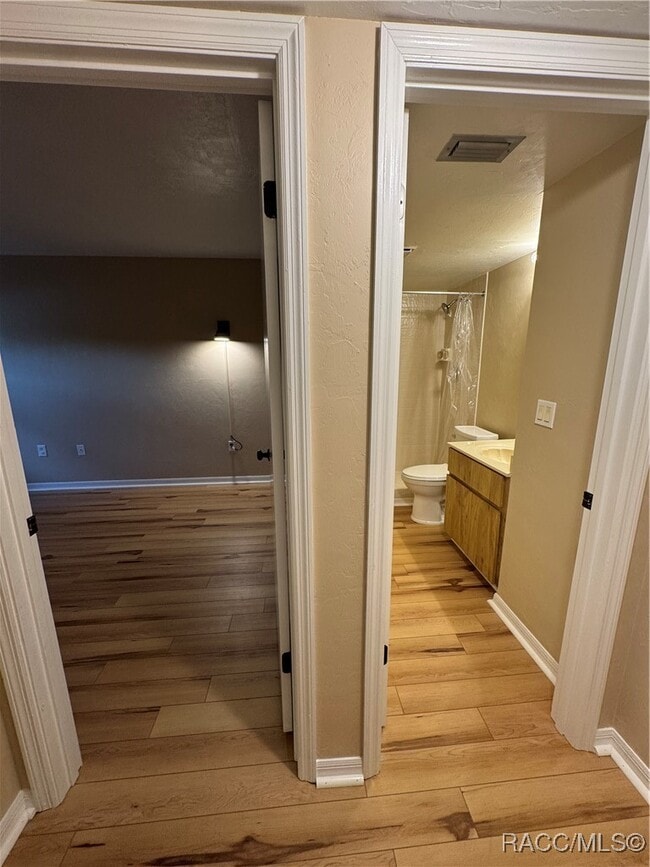 Building Photo - 790 E Gilchrist Ct