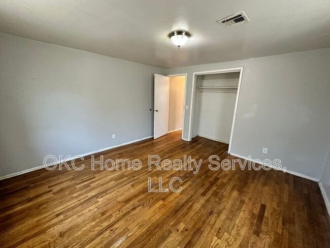 Building Photo - 804 E Steed Dr