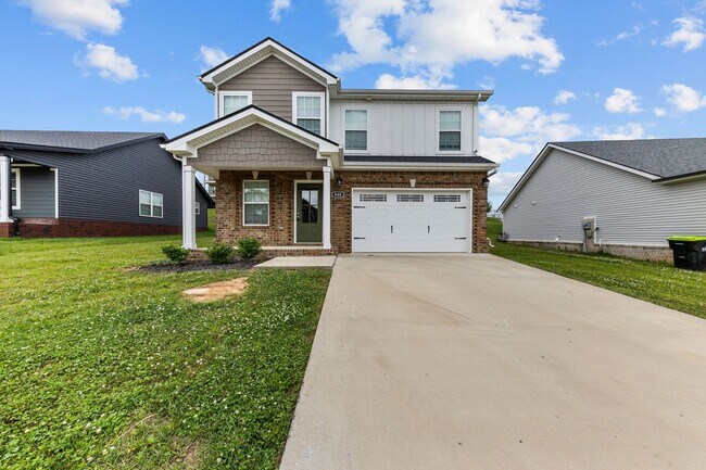Building Photo - Beautiful Home! Coming Soon!