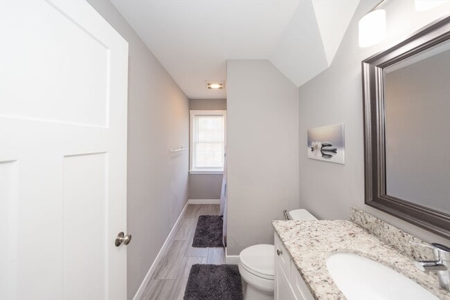 Building Photo - 18 Craftsman Ct