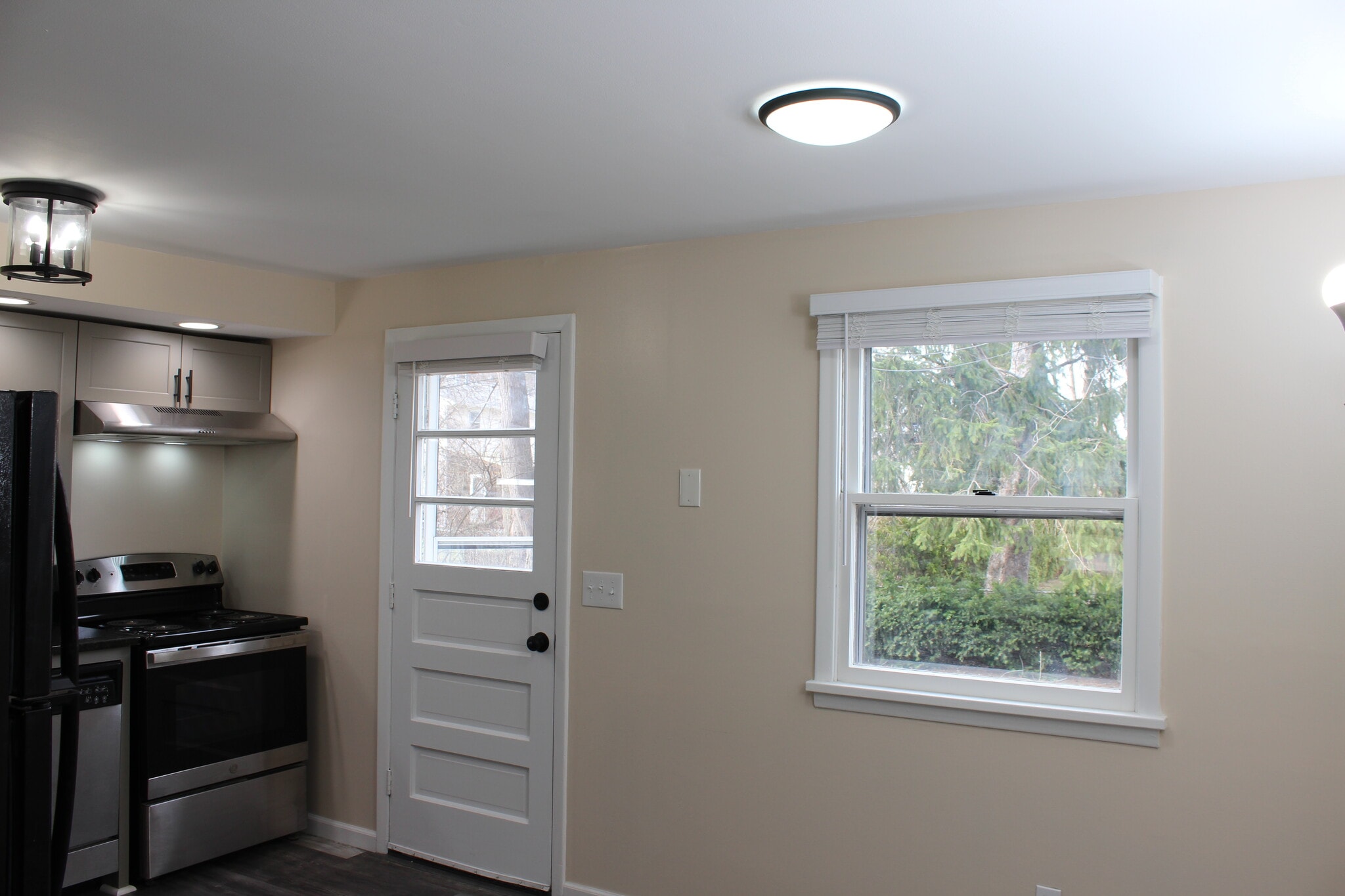 Building Photo - 32 Medimount Dr