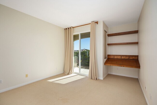 Building Photo - Exclusive Pelican Ridge Home.