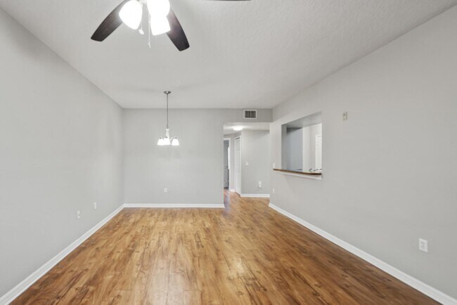 Building Photo - 9516 Amberdale Ct