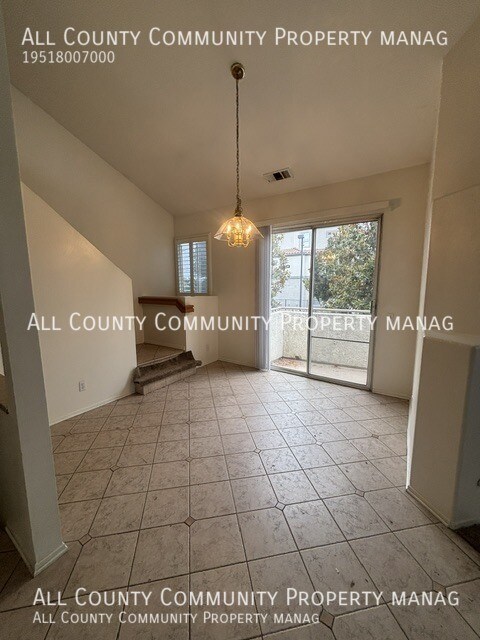 Building Photo - 1042 N Turner Ave
