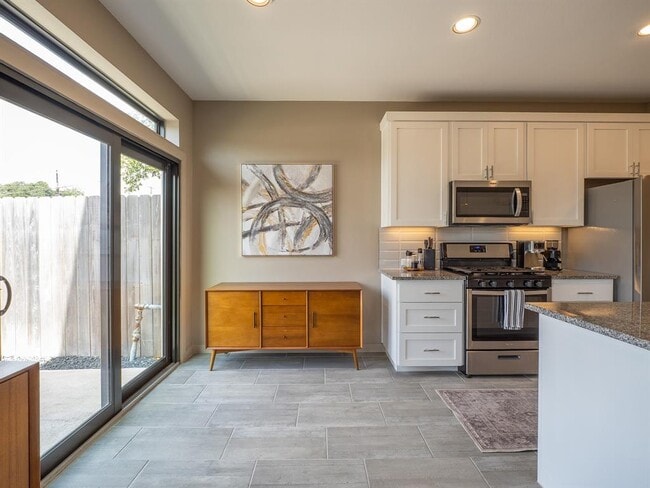 Building Photo - 6409 Berkman Dr