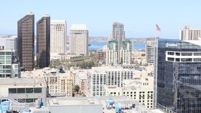 Building Photo - Downtown San Diego 1 bedroom 1 bath apartment For Rent