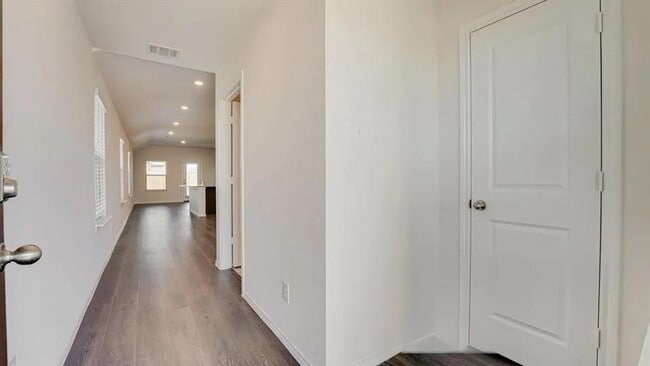 Building Photo - "Charming 3-Bed Home in Prime College Station Location!"