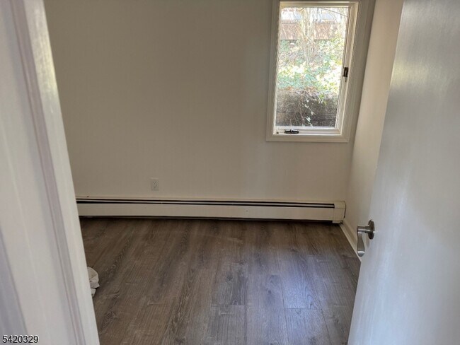 Building Photo - 9 MacDonald Rd