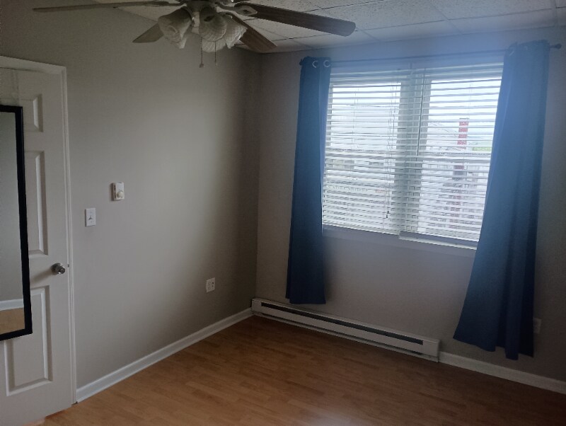 Building Photo - 730 Main St