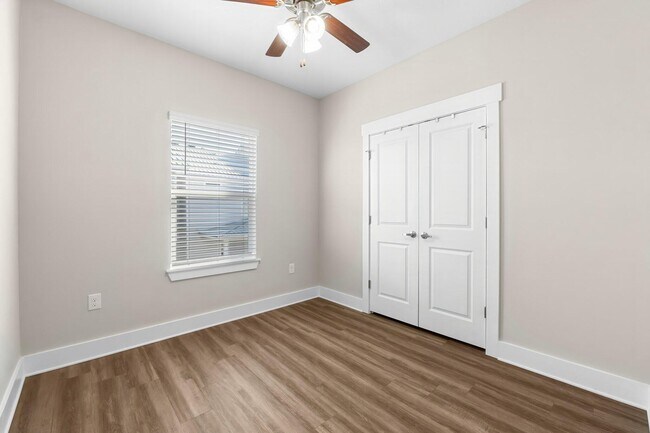 Building Photo - 118 N Sand Palm Rd