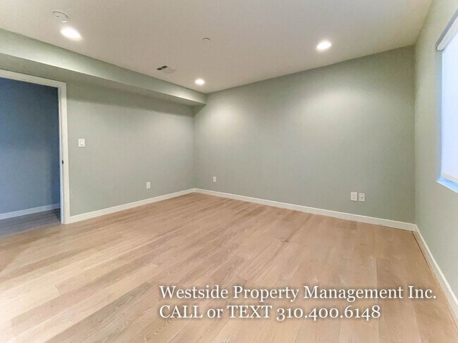 Building Photo - 6546 1/2 La Mirada Ave.-
