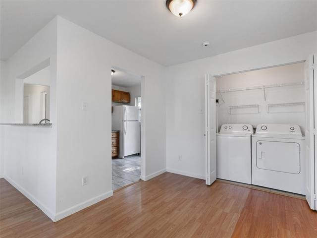 Building Photo - 3960 Lively Ln