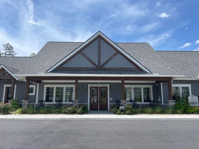 Building Photo - Wren | 3 Bed 2.5 Bath | Garage | 1729 sf | $2831 - $3114 | 8, 9, 10, 12, 14, and 15 month lease t...