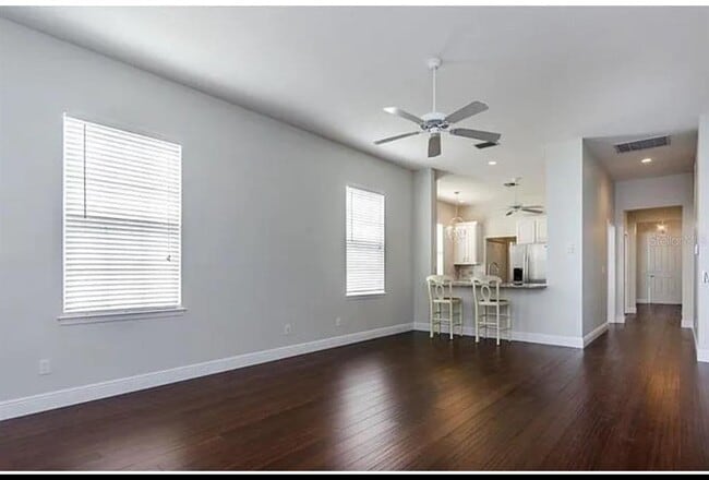 Building Photo - 205 Redbud St