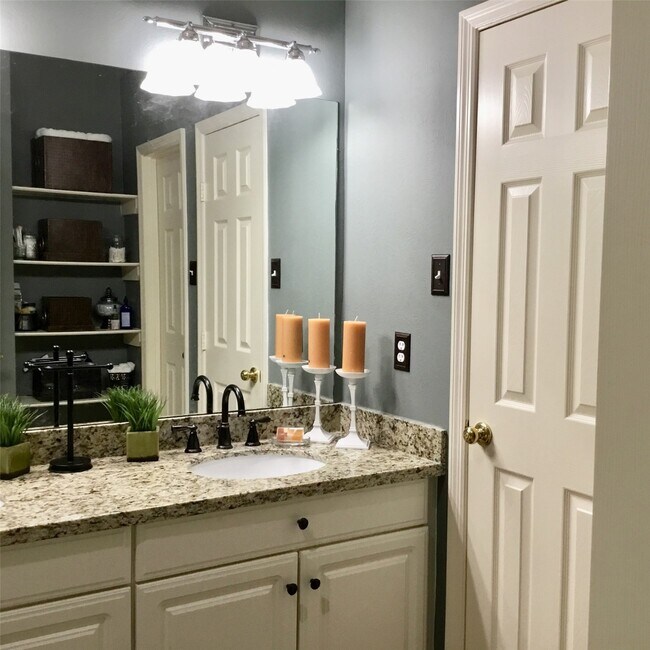 Building Photo - 3 N Spiral Vine Cir