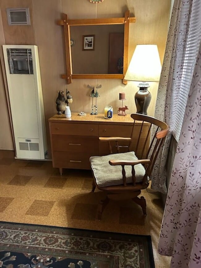 Building Photo - SKI LEASE: Close to Bus Line, Full Kitchen...