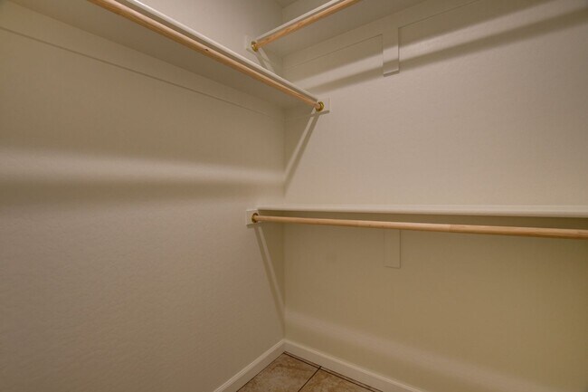 Building Photo - 3013 N Corrine Dr