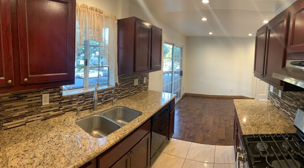 Building Photo - 305 E Valencia Ave